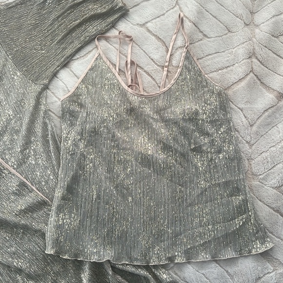 VS Sleep Top & Robe set - Picture 2 of 6